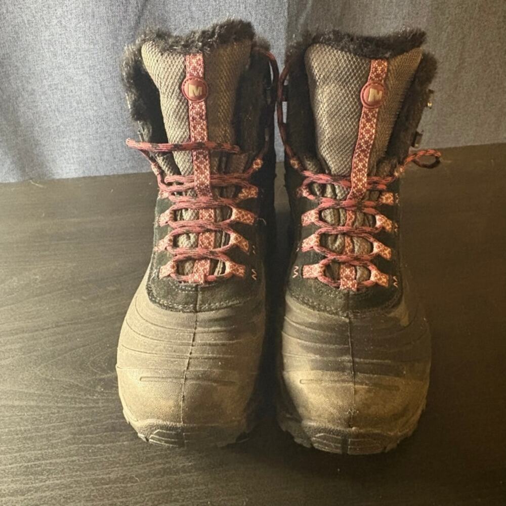 MERRELL Winter Waterproof 200 gram insulated Boots Womens 8